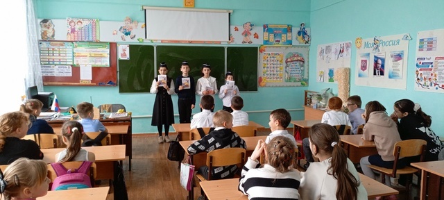 Весенние каникулы . Памятки ПДД.