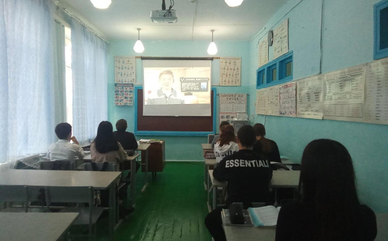 Прошло занятие курса "Разговоры о важном". Тема "Миссия - милосердие"..